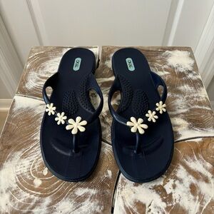 OKA b Sapphire Flip Flops Size L9